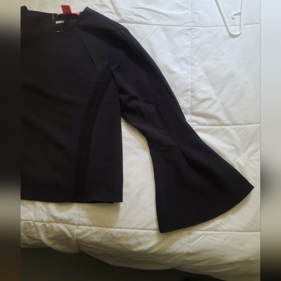 Bell Sleeve Crew Neck Top by Catherine Malandrino - Picture 11 of 12